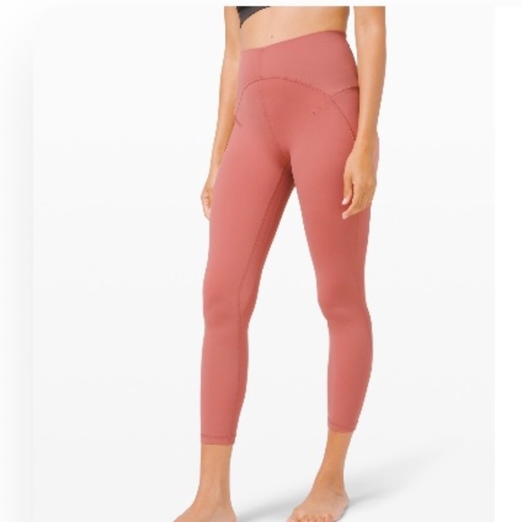 Lululemon - Picture 1 of 1